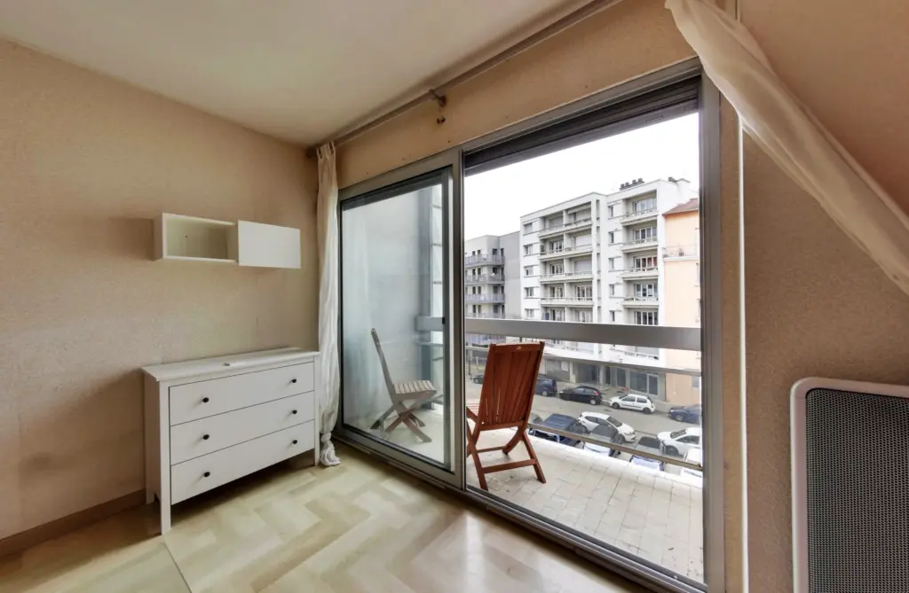À vendre : Appartement T1 avec terrasse et parking à Grenoble