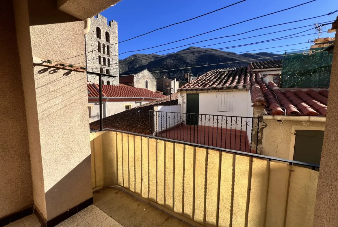 Charmante Maison de Village à Arles-Sur-Tech avec Balcon Sud 