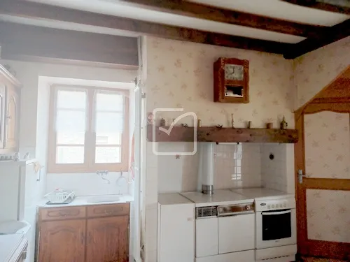 Propriété agricole sur 1 ha 500 à Soucirac - Maison en pierres et installations 