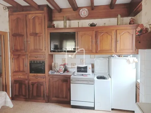 Propriété agricole sur 1 ha 500 à Soucirac - Maison en pierres et installations 