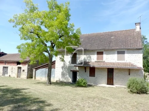 Propriété agricole sur 1 ha 500 à Soucirac - Maison en pierres et installations 