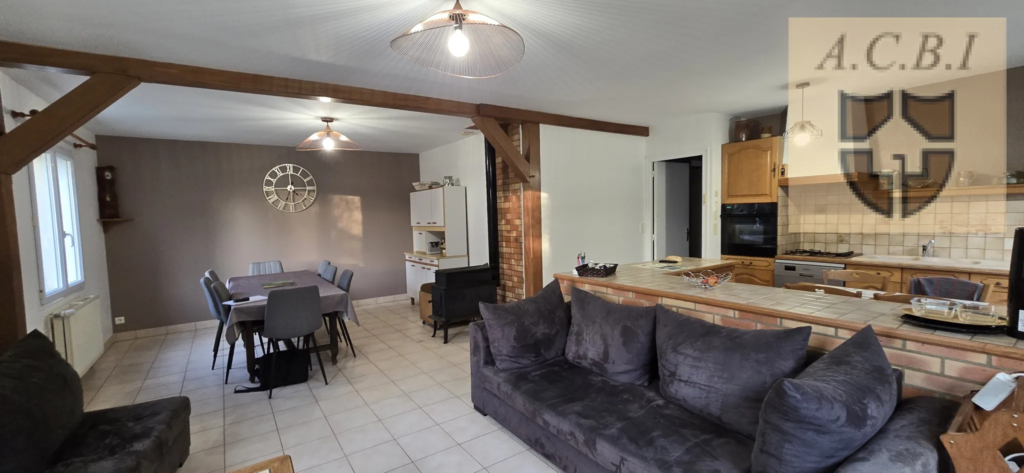 Pavillon à vendre au centre d'Oucques - 5 chambres avec jardin