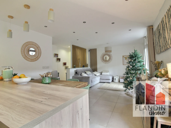 Superbe Appartement avec Jardin et Terrasse en Centre-Ville à Vernaison 