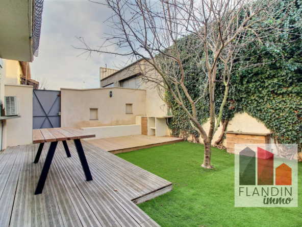Superbe Appartement avec Jardin et Terrasse en Centre-Ville à Vernaison 