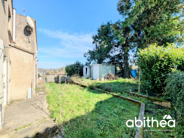 Maison à rénover de 109 m² à acheter pour 140 500 € à Lugon-et-l'Île-du-Carnay 