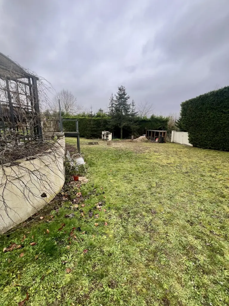 Terrain constructible et viabilisé à Aubergenville