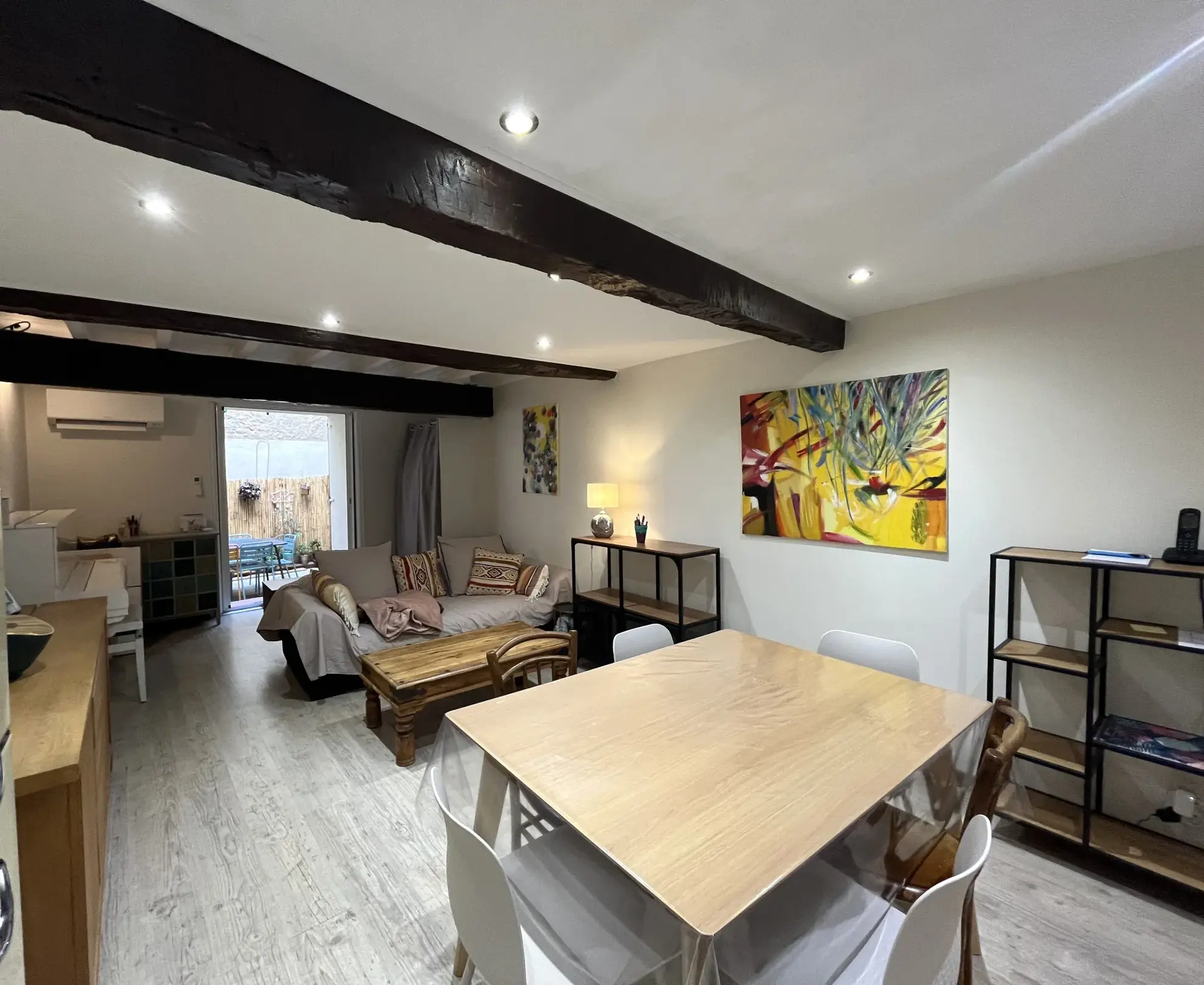 Maison de village avec terrasse, garage et climatisation à Tresserre 