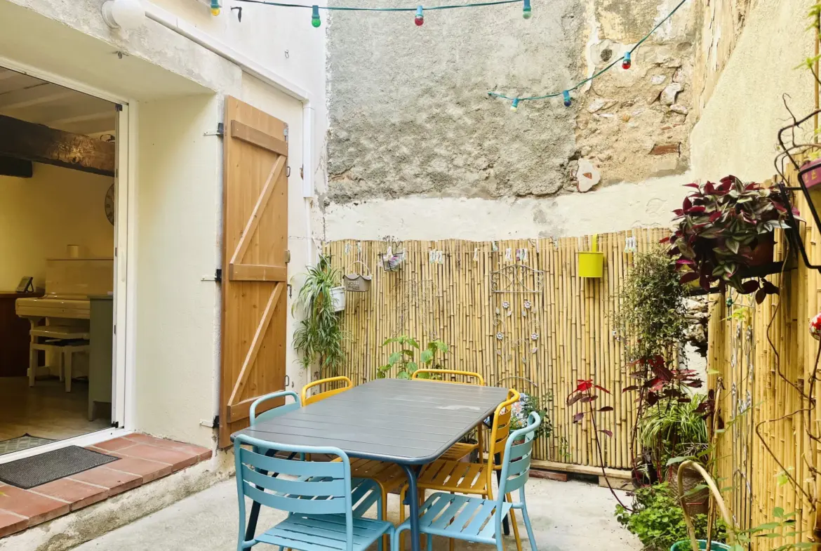 Maison de village avec terrasse, garage et climatisation à Tresserre 