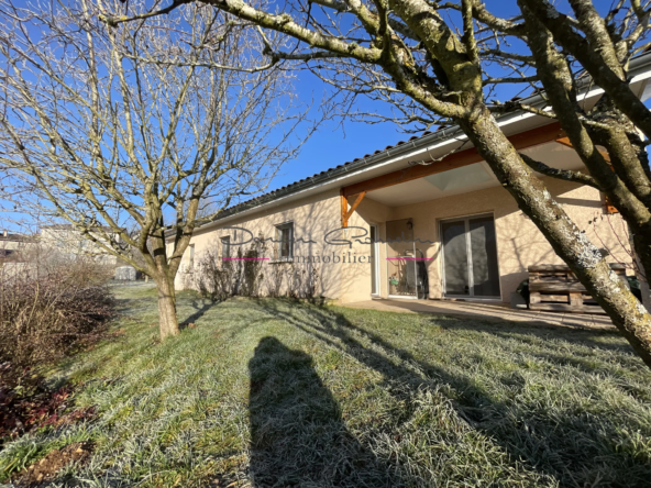 Villa de plain pied avec terrain à Cublize 