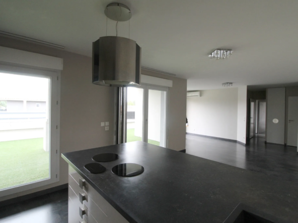 Spacieux appartement T4 à Nîmes Est, 91 m² avec terrasse 