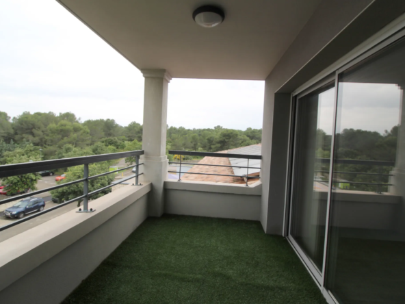 Spacieux appartement T4 à Nîmes Est, 91 m² avec terrasse 