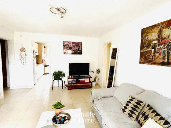 À vendre : Appartement T3 avec balcon et cave à Aix-en-Provence 
