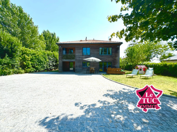 Maison rénovée 3 chambres avec 1000 m2 de terrain à Villeneuve-sur-Lot