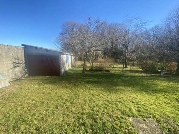 Maison en pierres à rénover près de Saint-Privat 