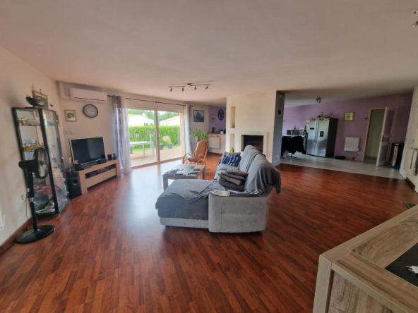 Froidfond: Maison contemporaine de 140 m² avec 4 chambres et confort moderne 