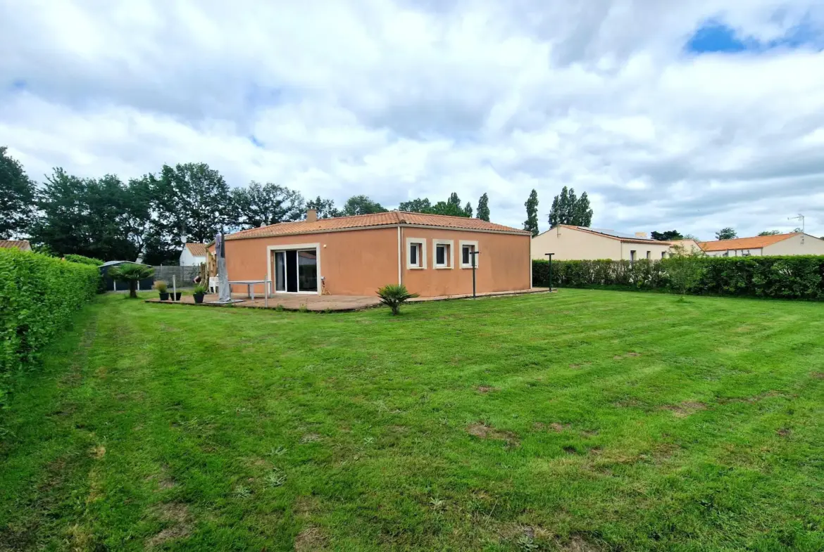 Froidfond: Maison contemporaine de 140 m² avec 4 chambres et confort moderne 