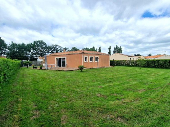 Froidfond: Maison contemporaine de 140 m² avec 4 chambres et confort moderne