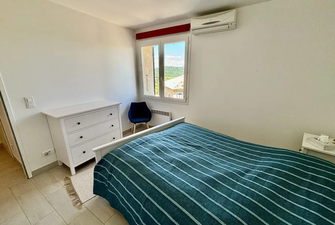 Maison de village rénovée avec garage et jacuzzi à Suzette 
