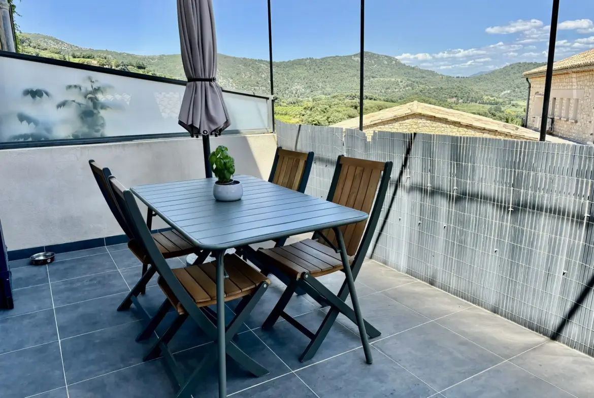 Maison de village rénovée avec garage et jacuzzi à Suzette 