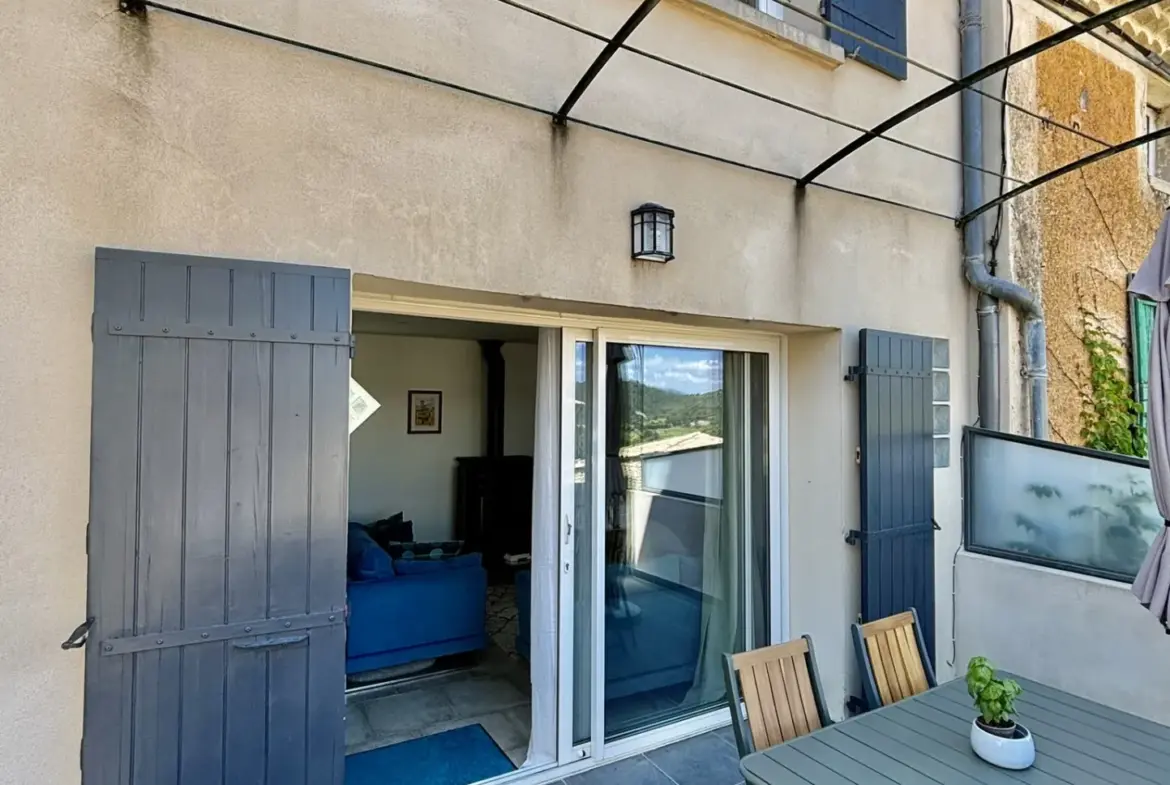 Maison de village rénovée avec garage et jacuzzi à Suzette 