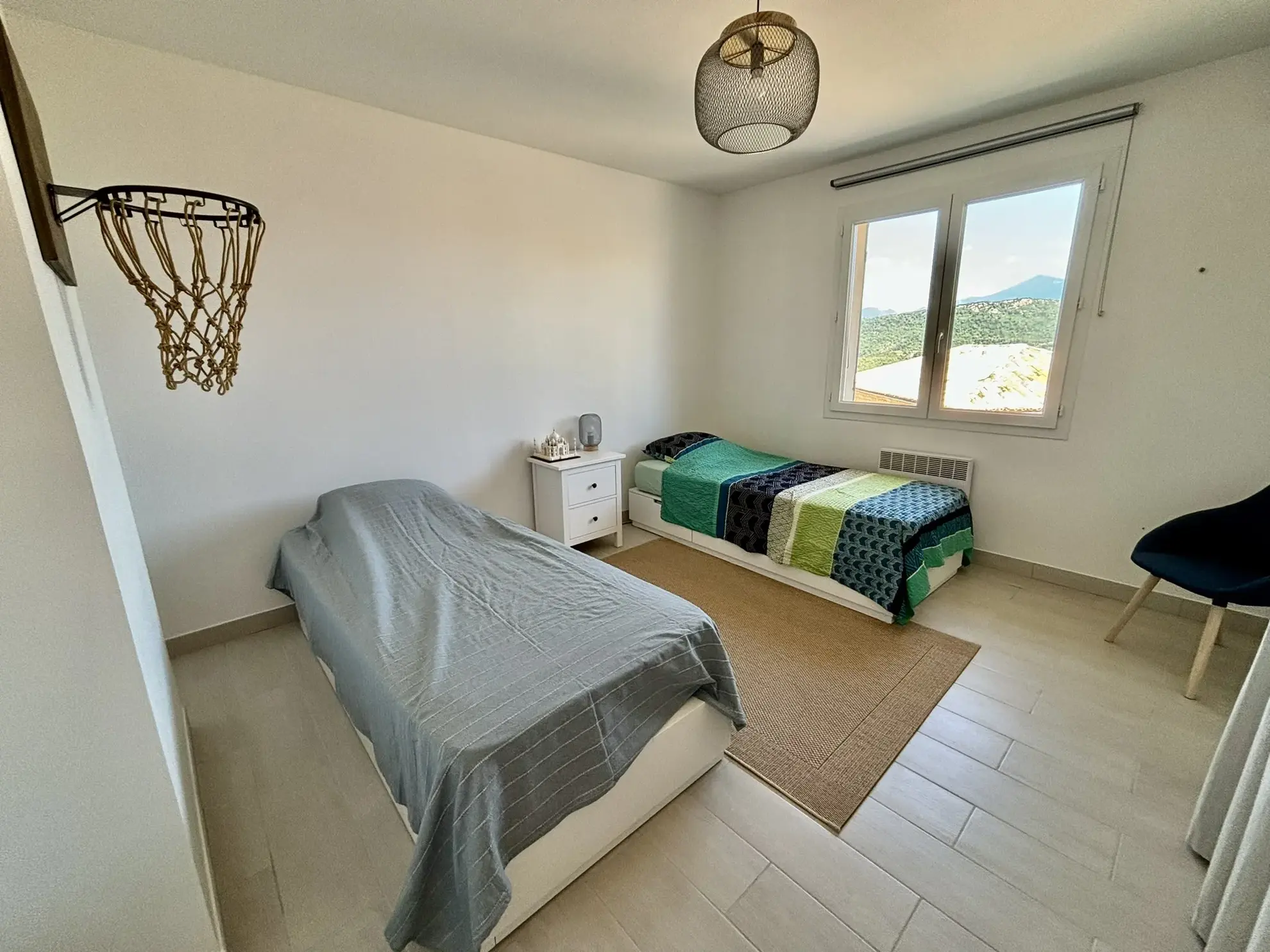 Maison de village rénovée avec garage et jacuzzi à Suzette 