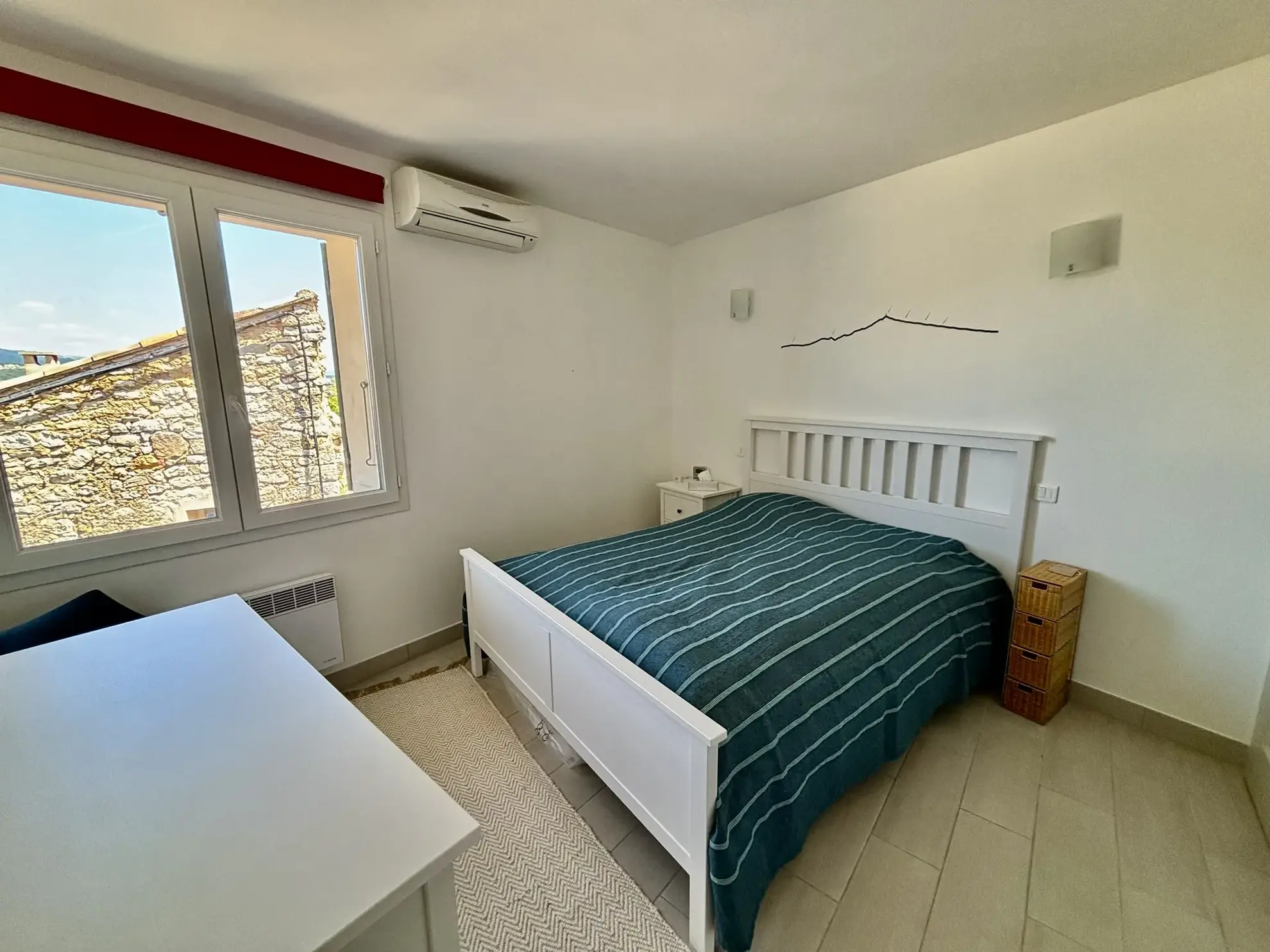 Maison de village rénovée avec garage et jacuzzi à Suzette 