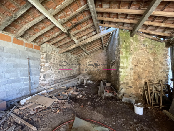Charmante maison à rénover en campagne à Amplepuis 
