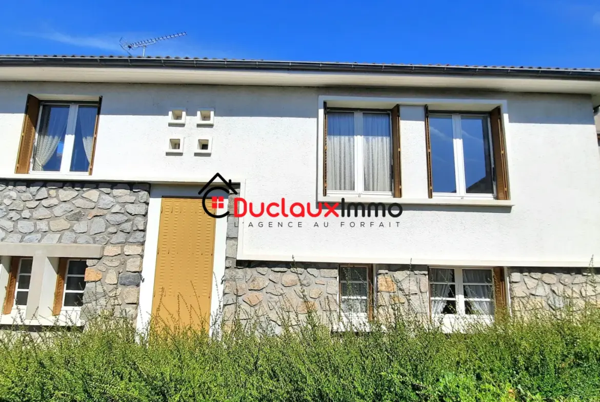 Maison individuelle type 5 avec jardin à Aurillac 