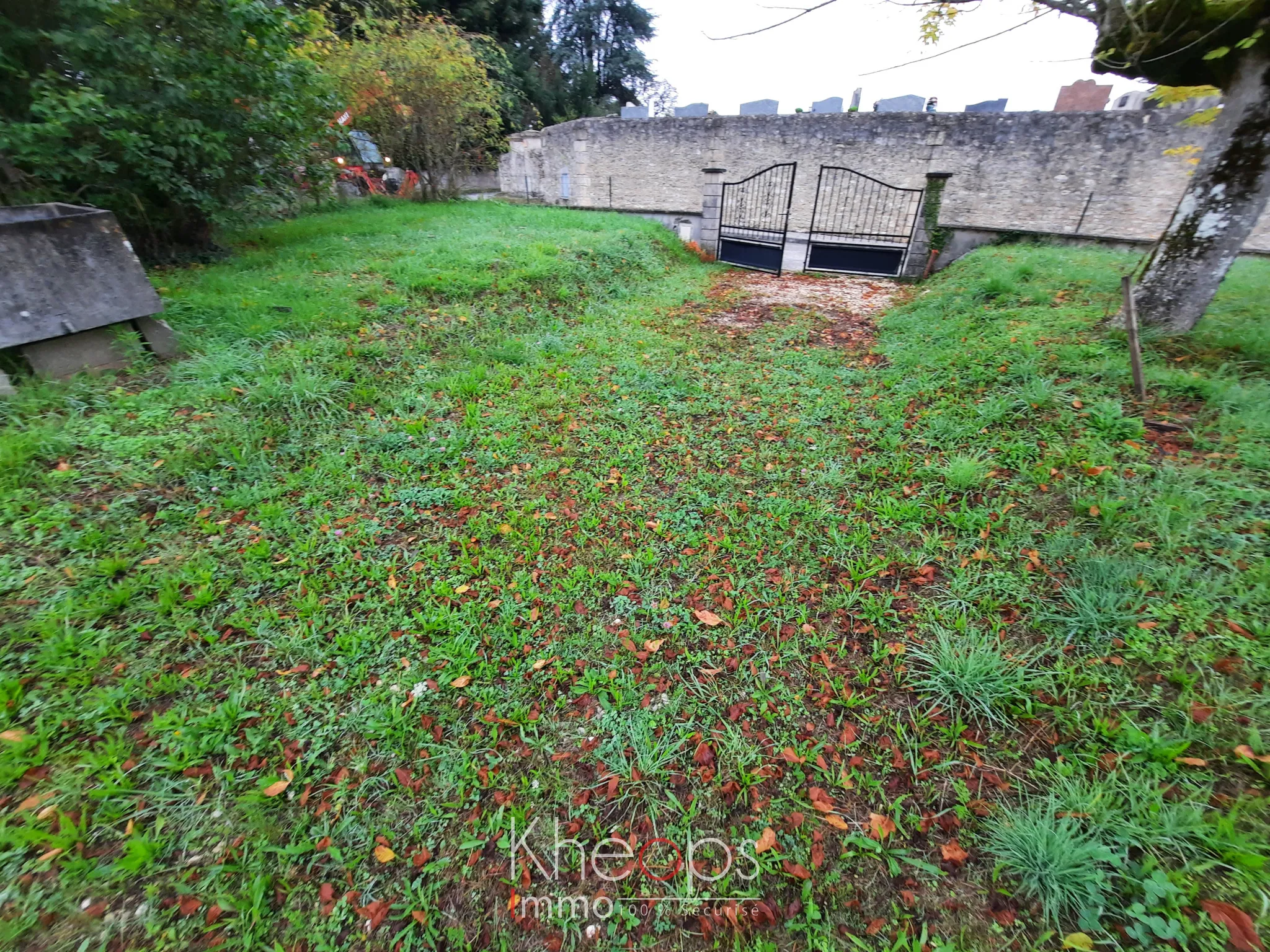 Terrain constructible viabilisé de 908 m2 à Pellegrue 
