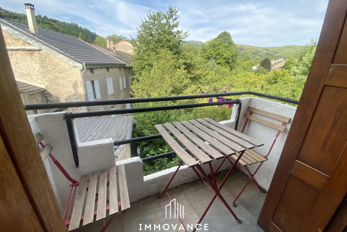 À vendre : Appartement T3/4 avec balcon à Saint-Jean-du-Bruel 