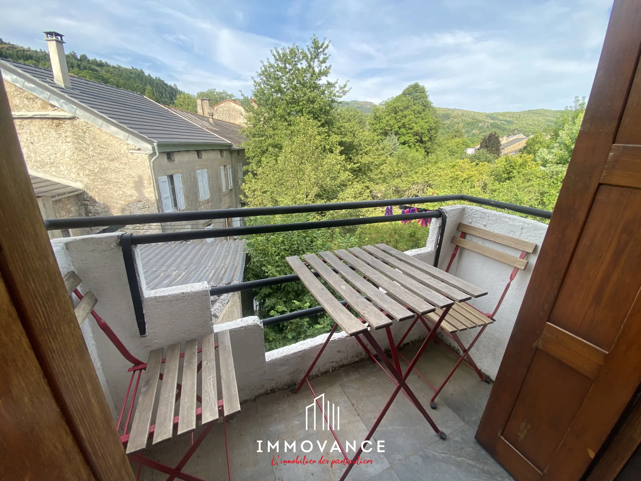 À vendre : Appartement T3/4 avec balcon à Saint-Jean-du-Bruel 