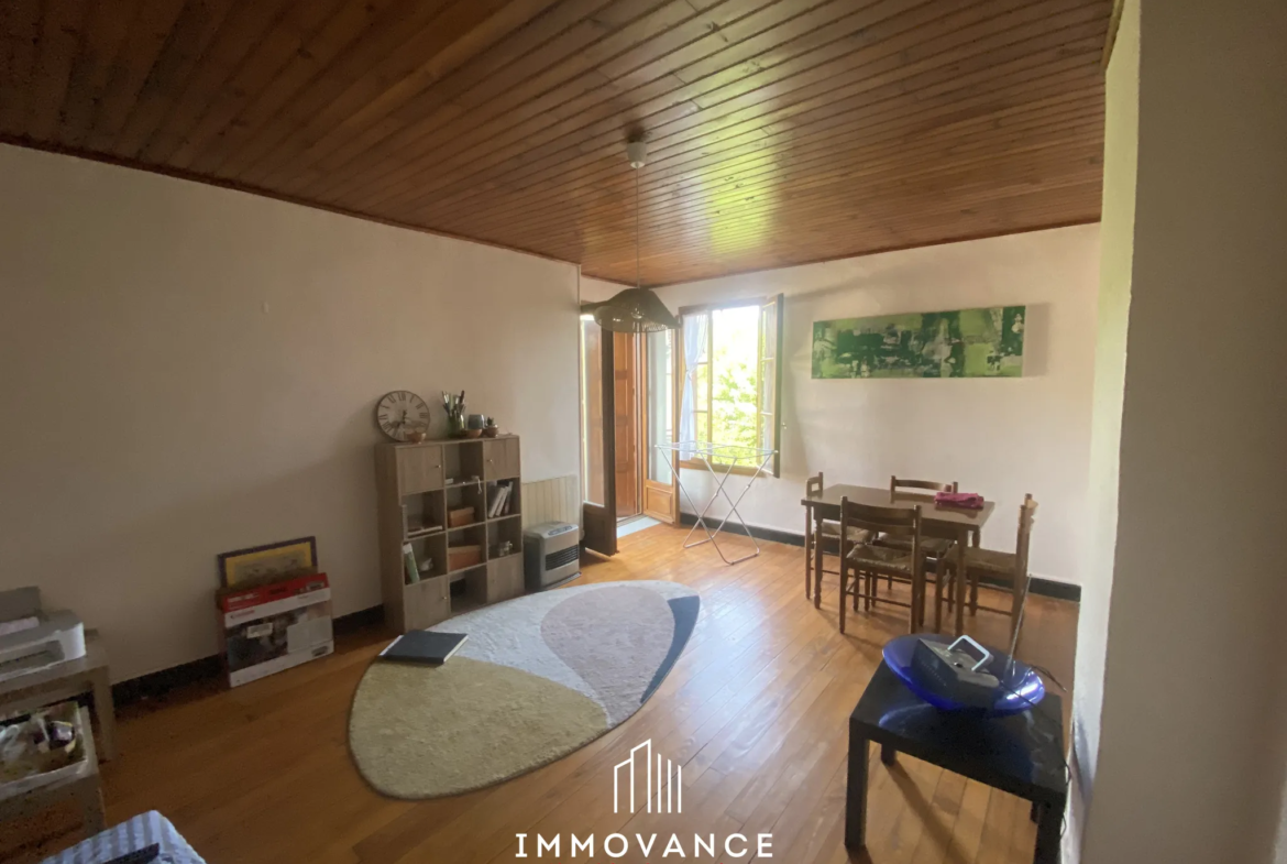 À vendre : Appartement T3/4 avec balcon à Saint-Jean-du-Bruel 