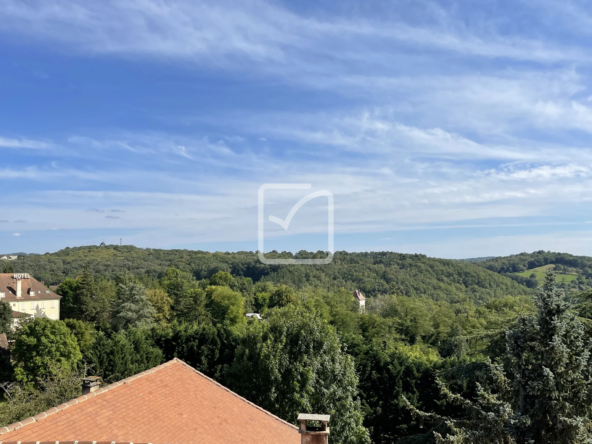 Demeure de caractère de 200 m² à rénover à Gourdon 