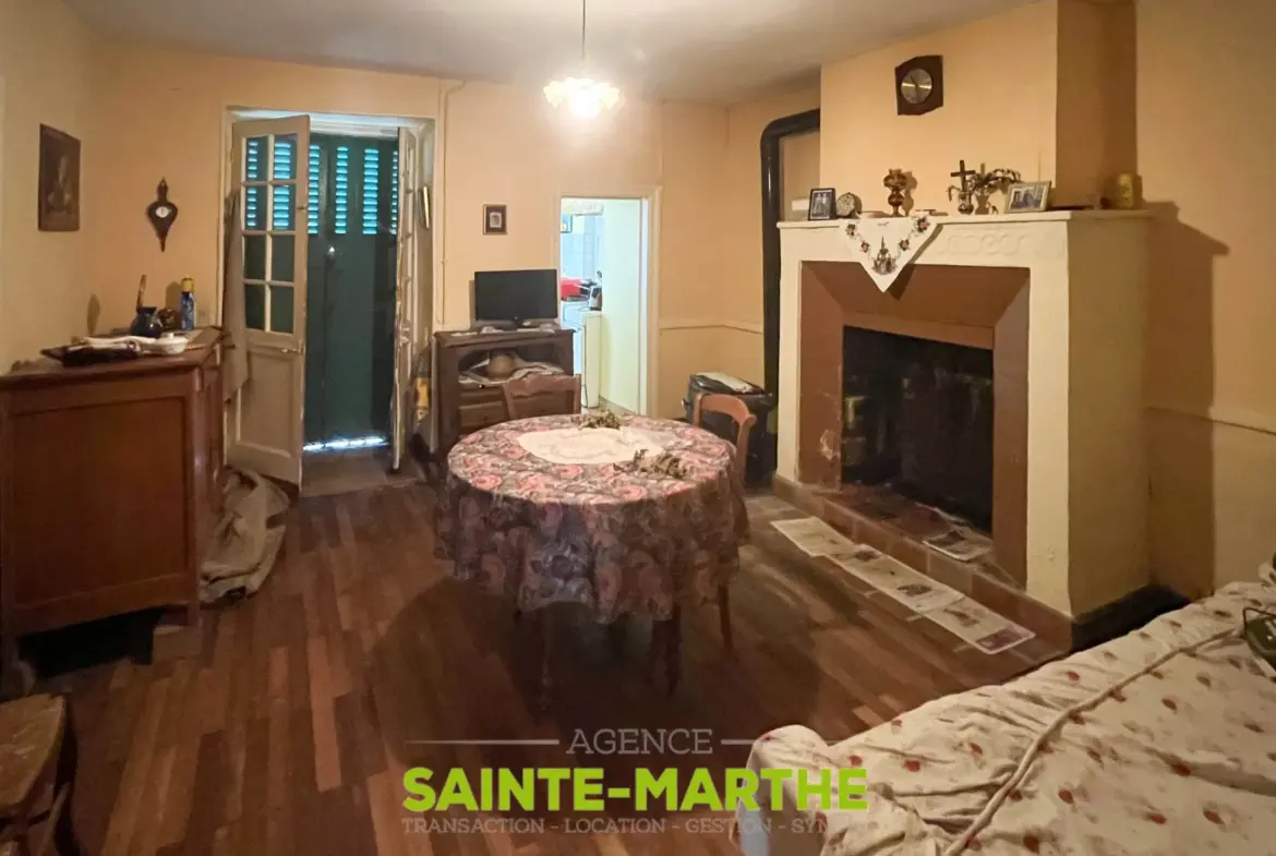Ensemble immobilier à rénover à Chizé - 60 000€ 