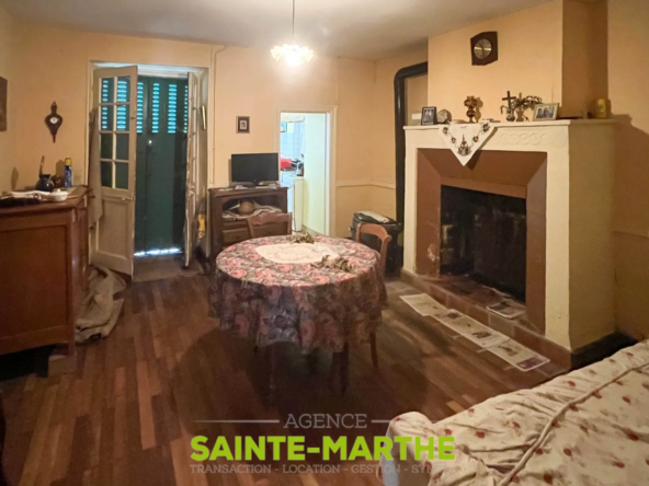 Ensemble immobilier à rénover à Chizé - 60 000€ 