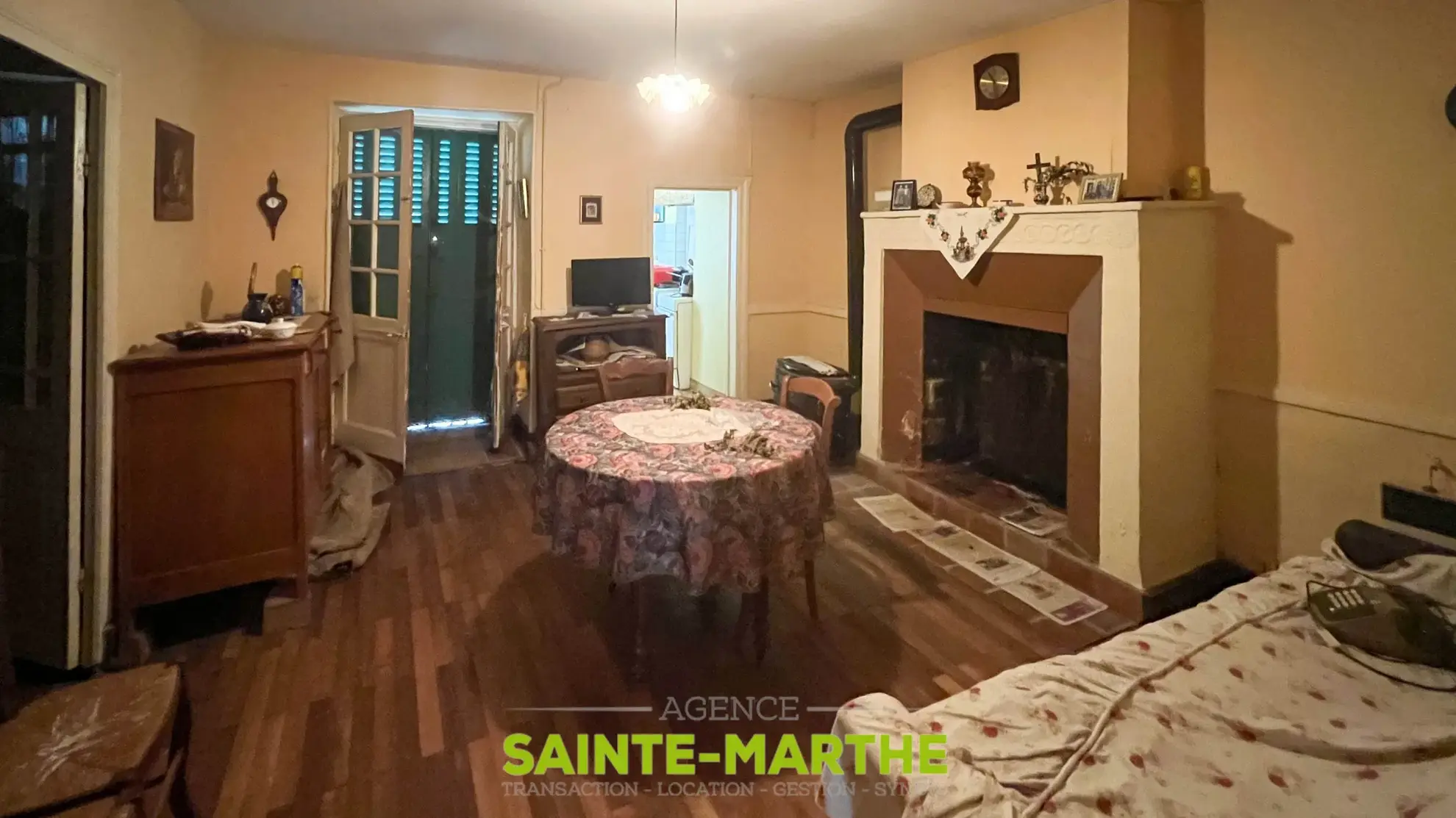 Ensemble immobilier à rénover à Chizé - 60 000€ 