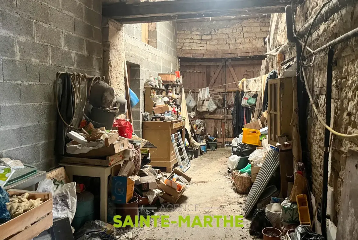 Ensemble immobilier à rénover à Chizé - 60 000€ 