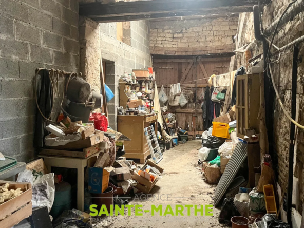 Ensemble immobilier à rénover à Chizé - 60 000€ 