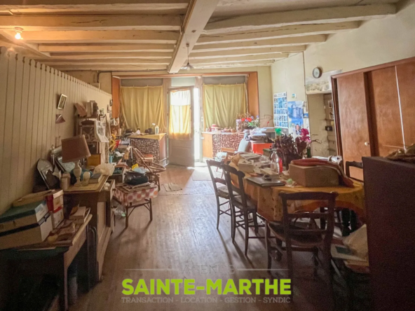 Ensemble immobilier à rénover à Chizé - 60 000€ 