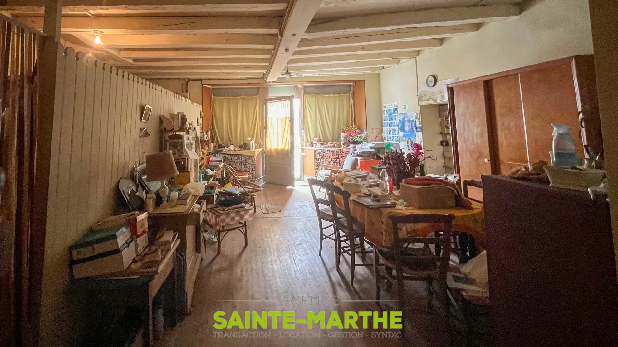 Ensemble immobilier à rénover à Chizé - 60 000€ 