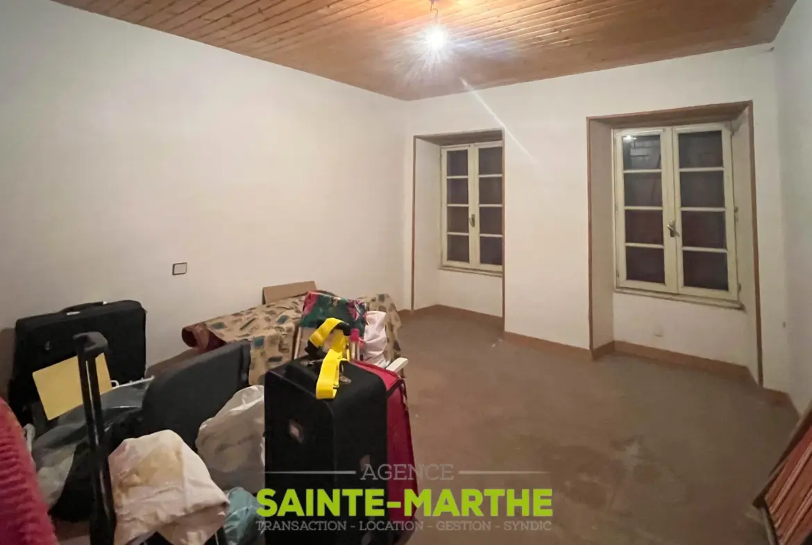 Ensemble immobilier à rénover à Chizé - 60 000€ 