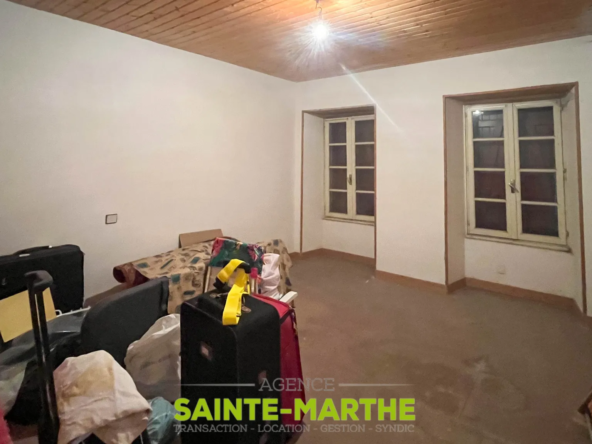 Ensemble immobilier à rénover à Chizé - 60 000€ 