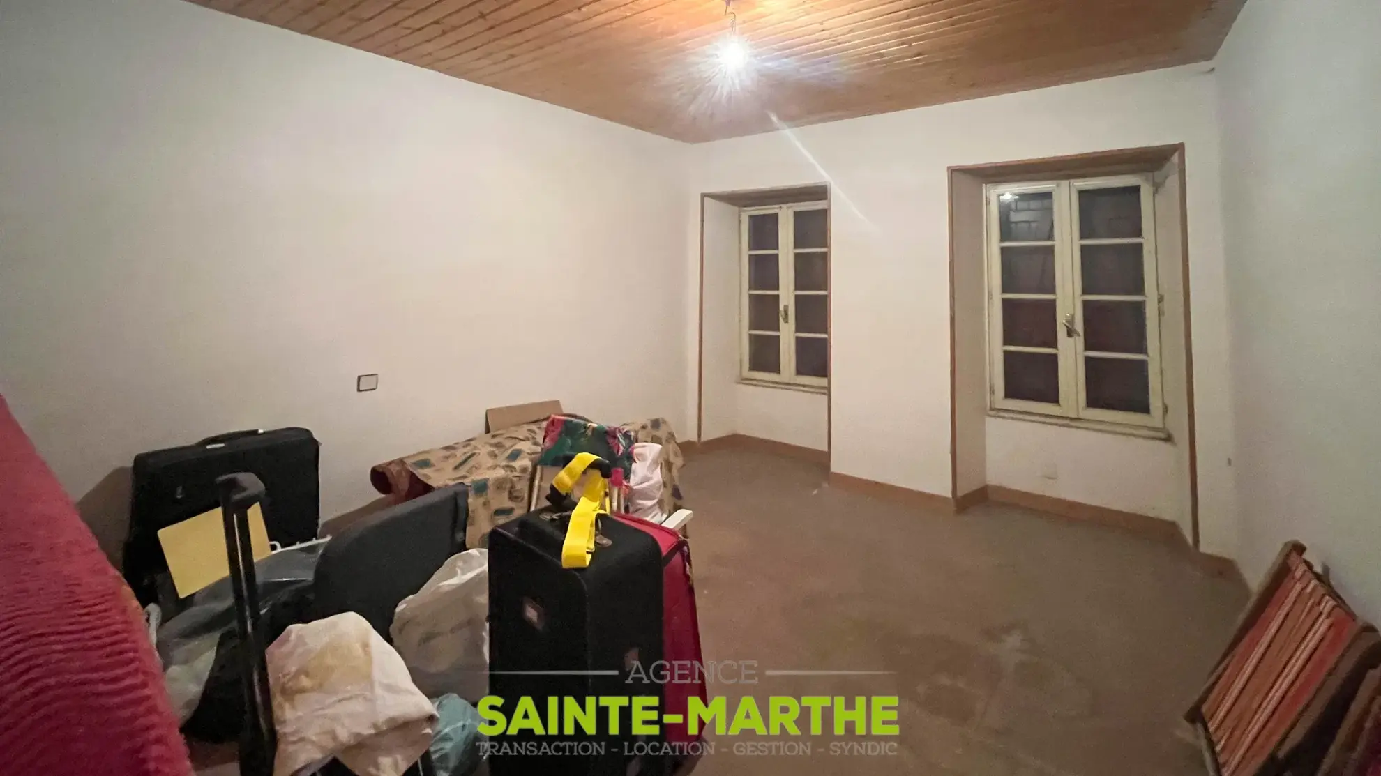 Ensemble immobilier à rénover à Chizé - 60 000€ 