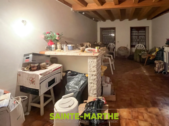 Ensemble immobilier à rénover à Chizé - 60 000€ 