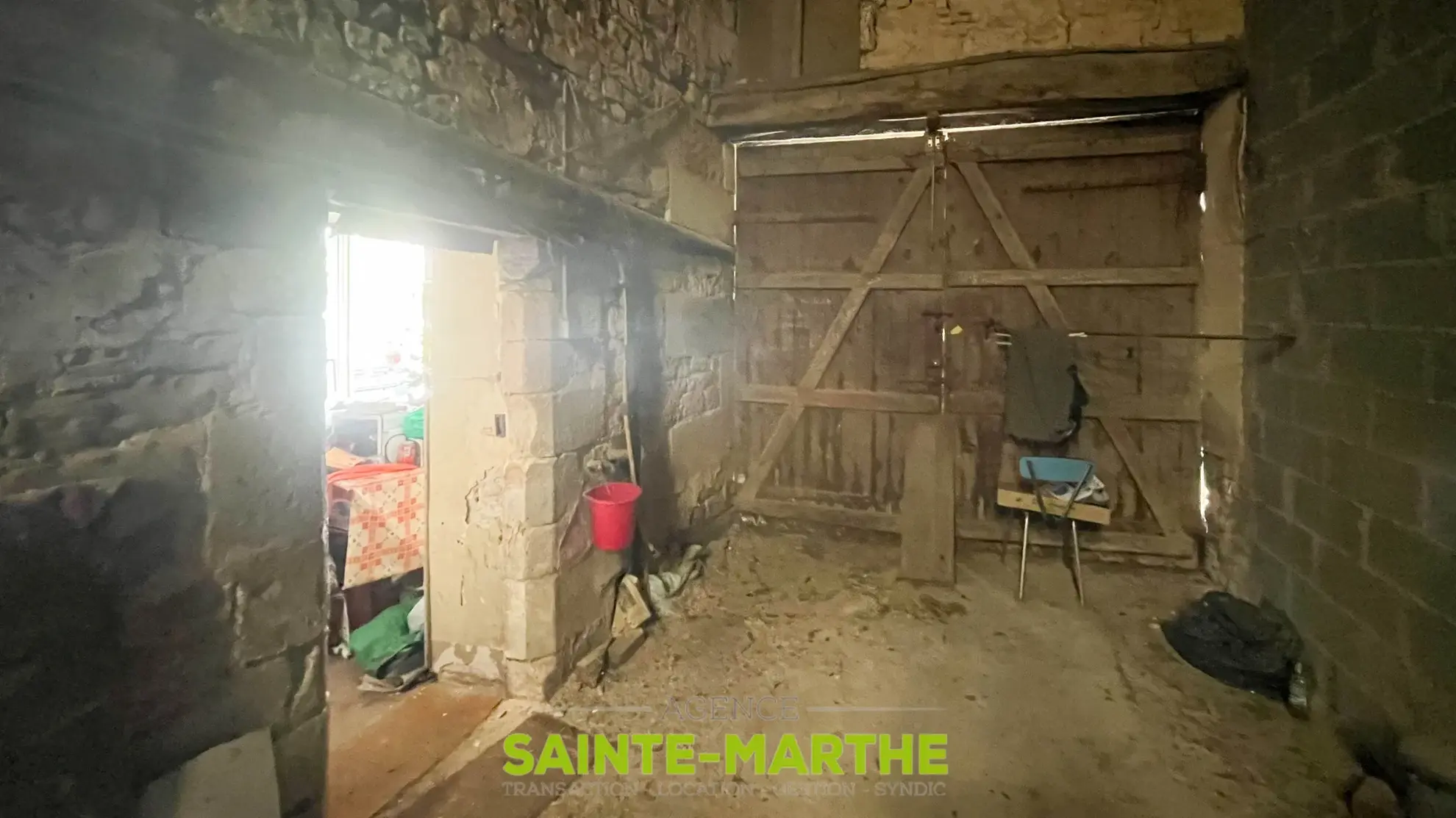 Ensemble immobilier à rénover à Chizé - 60 000€ 