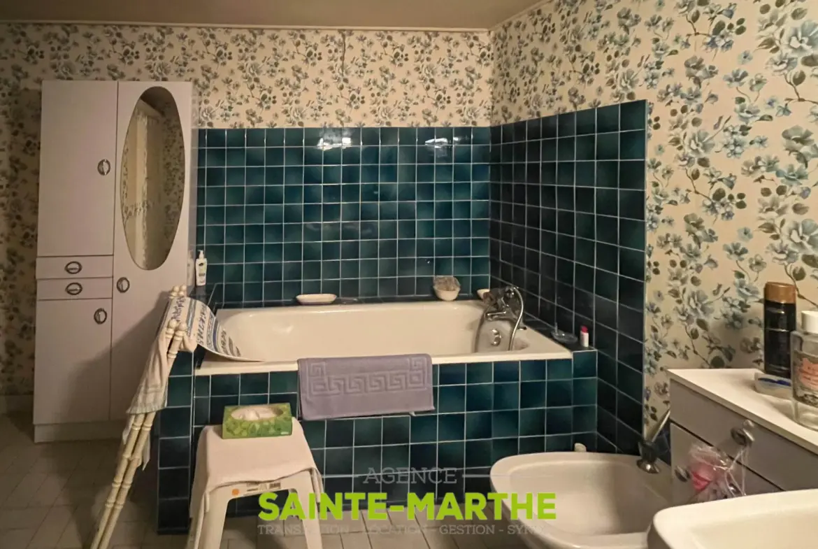 Ensemble immobilier à rénover à Chizé - 60 000€ 