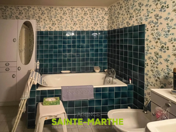Ensemble immobilier à rénover à Chizé - 60 000€ 
