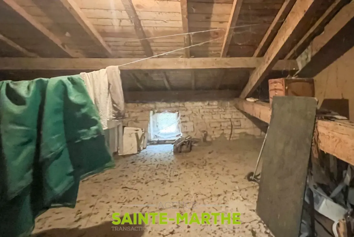 Ensemble immobilier à rénover à Chizé - 60 000€ 