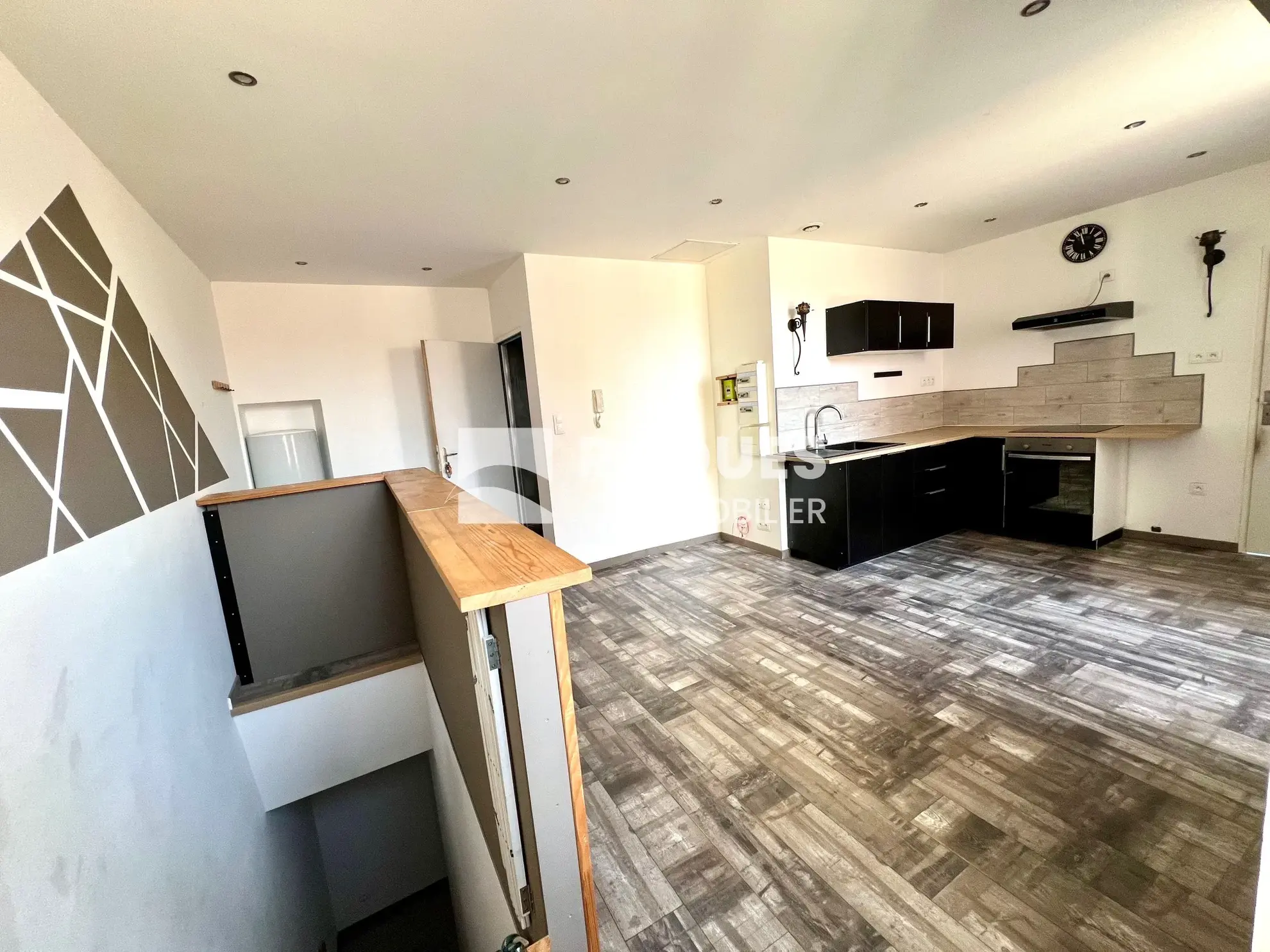 Appartement T3 duplex avec grande terrasse de 100 m² à Millau 