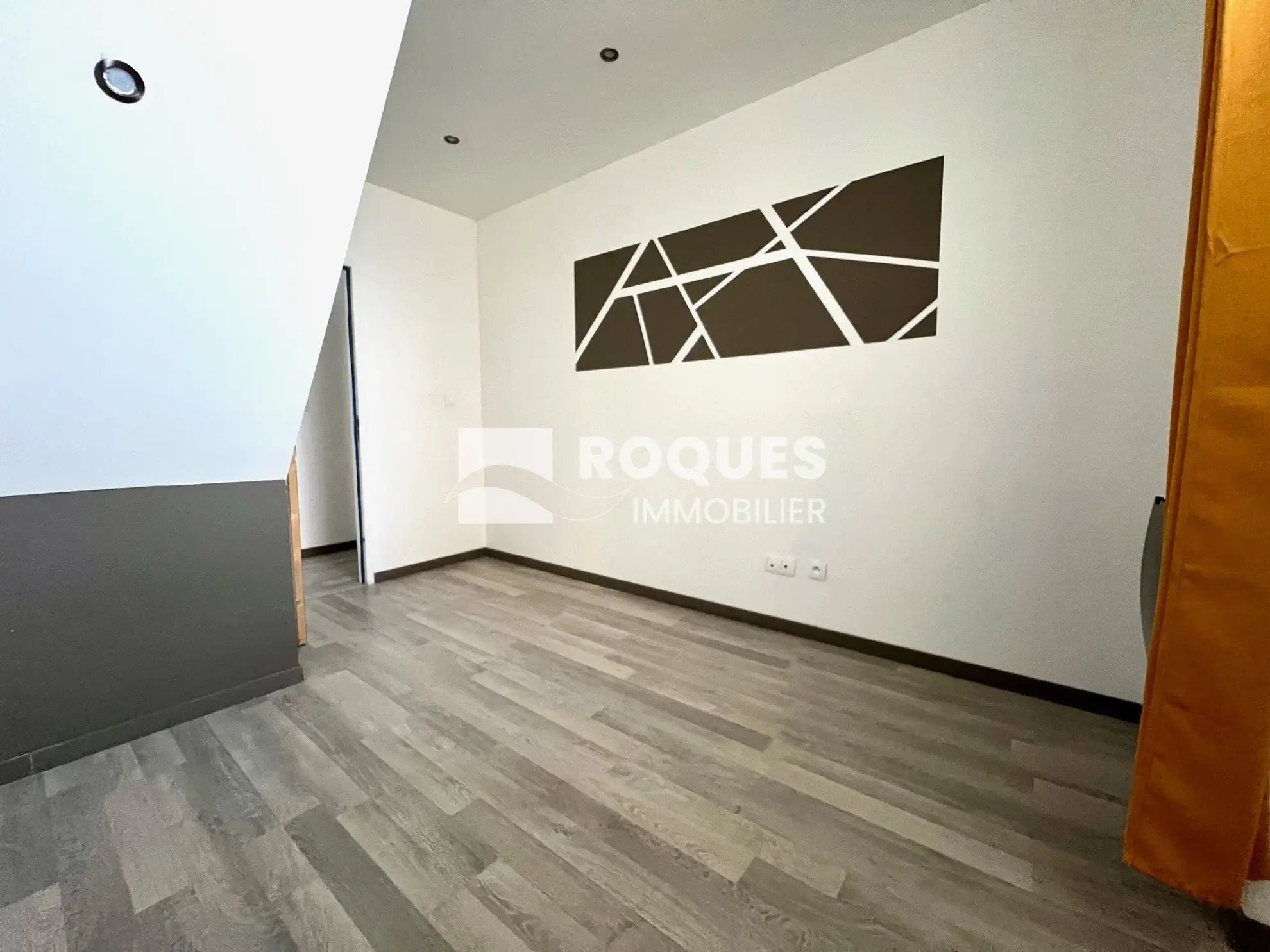Appartement T3 duplex avec grande terrasse de 100 m² à Millau 